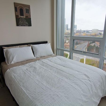 Maplewood Furnished Suites Миссиссага Экстерьер фото