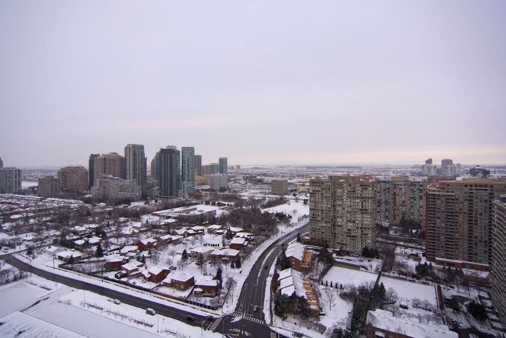 Maplewood Furnished Suites Миссиссага Экстерьер фото