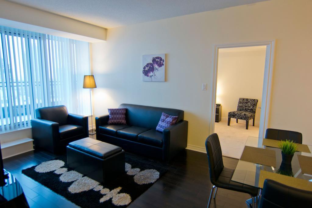 Maplewood Furnished Suites Миссиссага Экстерьер фото